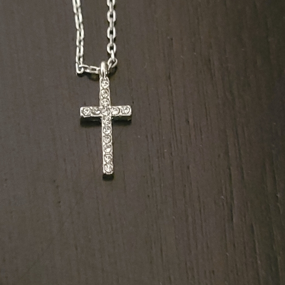 Charming Charlie cross necklace - Picture 2 of 4